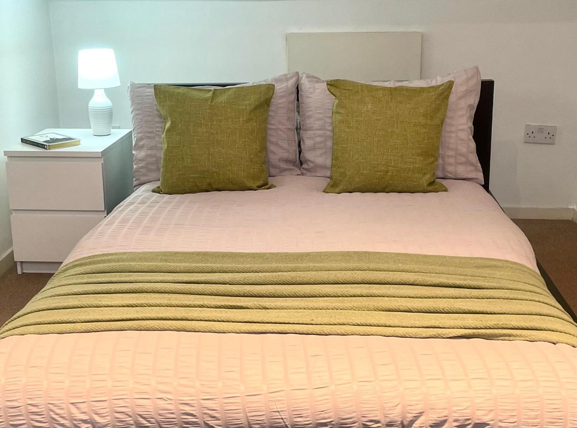 A Fantastic One Double Bedroom Flat Apartament *